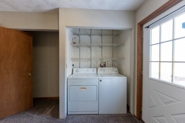 Building Photo - 89 S Washington St