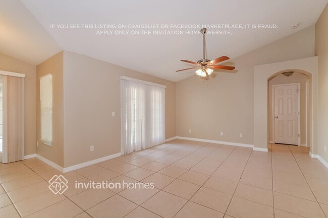 Building Photo - 1571 Parkglen Cir