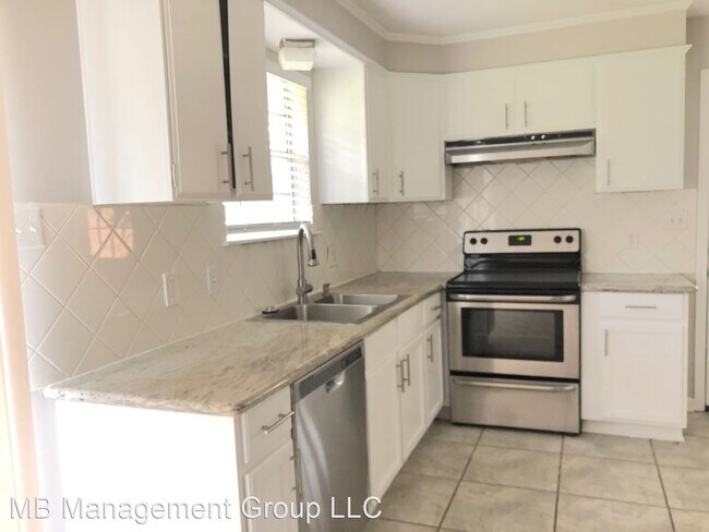 Building Photo - 3 br, 1.5 bath House - 766 FONTAINBLEAU DR