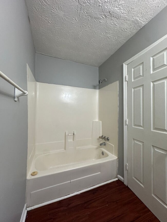 Building Photo - 531 Toner St