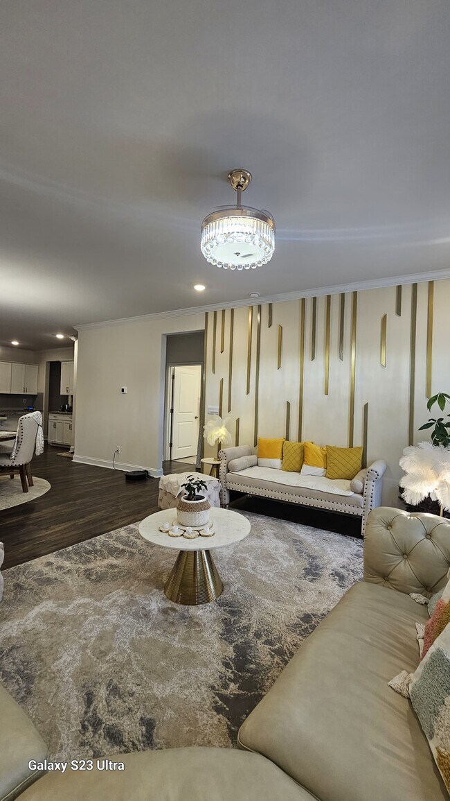 Building Photo - 1657 Pendula Ln