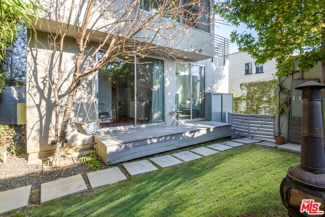 Building Photo - 1513 Orange Grove Ave