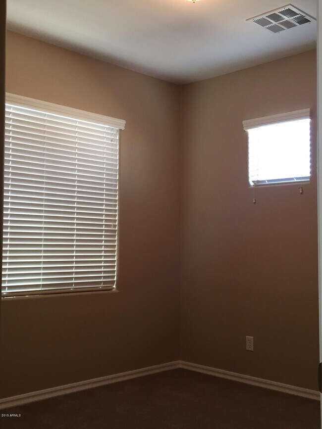 Building Photo - 14558 W Port Royale Ln