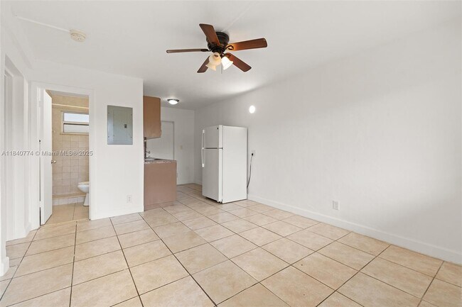 Building Photo - 517-521 NW 18th Ave