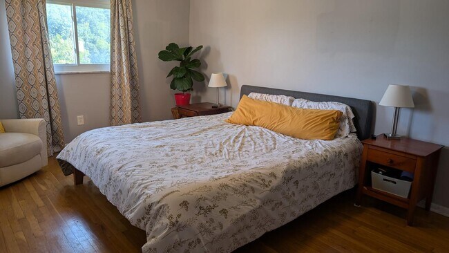 Building Photo - 3943 Boulevard Dr