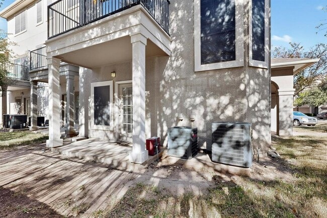 Building Photo - 11203 Ranch to Market Rd 2222