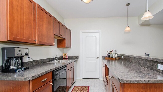 Building Photo - 2962 Hunley Dr