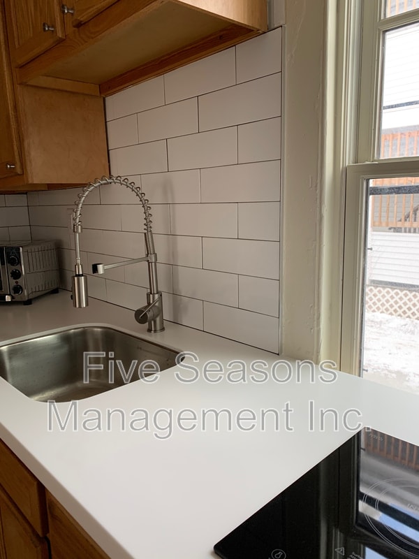 Building Photo - 32 Intervale Ave
