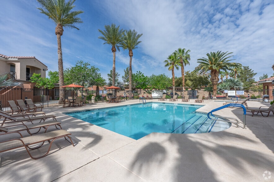 Primary Photo - Vintage Desert Rose Senior Apartments | Affordable Apartments 55+