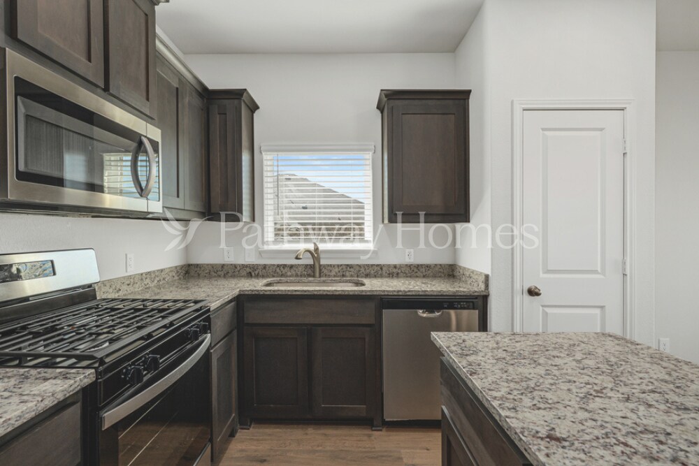Building Photo - 11104 Santana Dr
