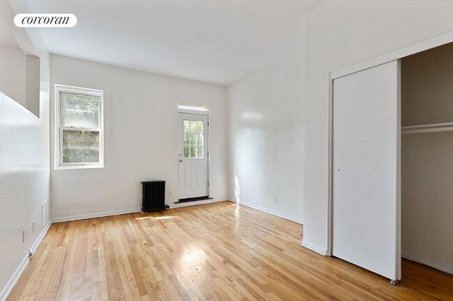 Building Photo - 50 S Oxford St