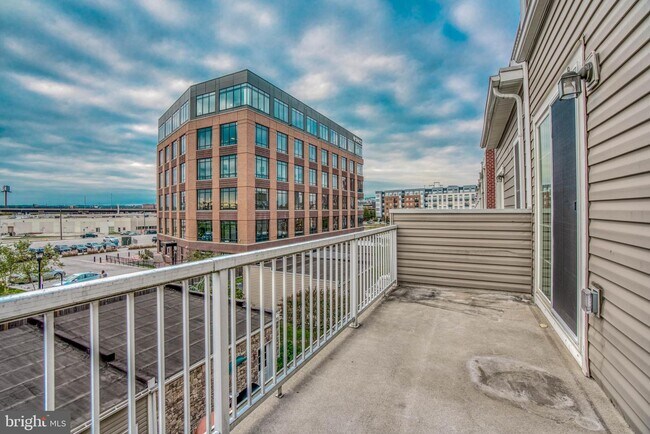 Building Photo - 1320 Race St