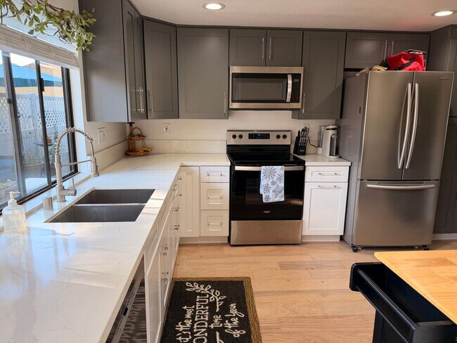 Building Photo - Updated Amalfi model with great patio too