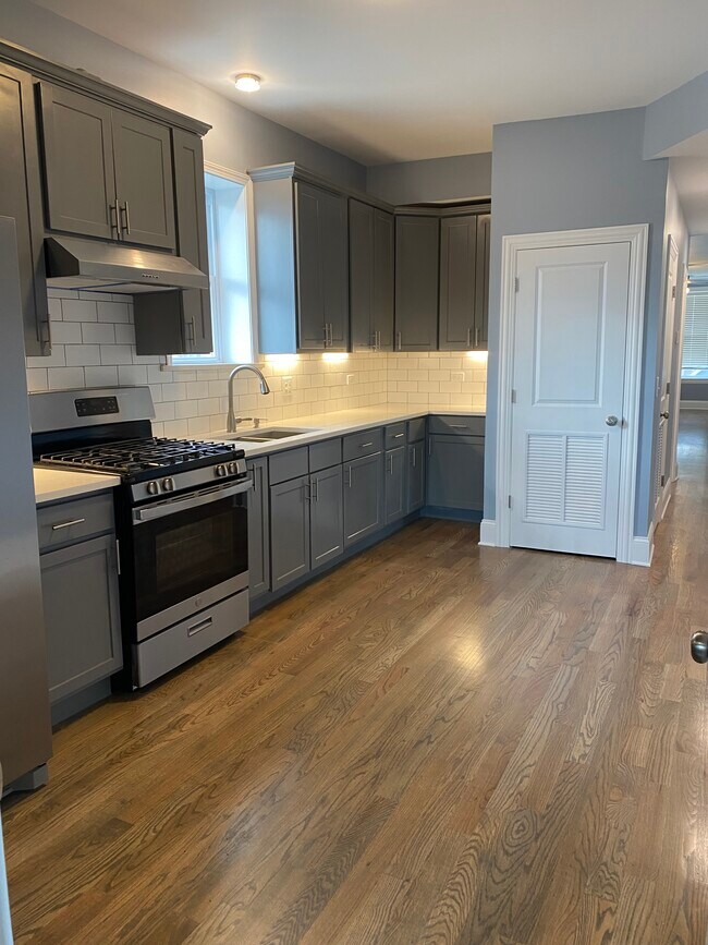 Kitchen - 12613 Maple Ave