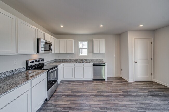 Building Photo - 300 Coverly Ct