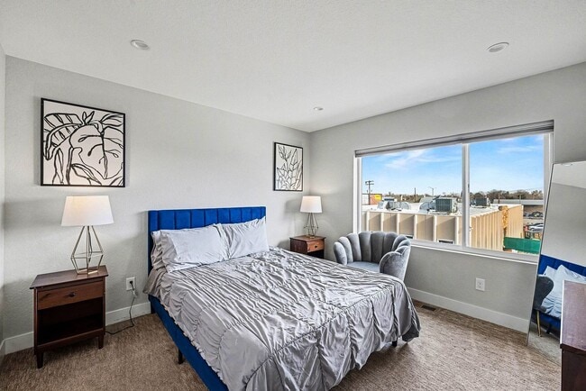 Building Photo - Fully Furnished 3 Bedroom 3 1/2 Bath in Wheat Ridge