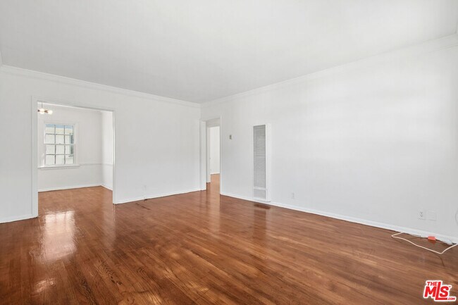 Building Photo - 1047 S Holt Ave