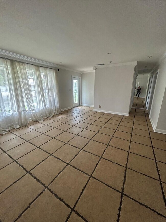 Building Photo - 1320 SW 102nd Ct
