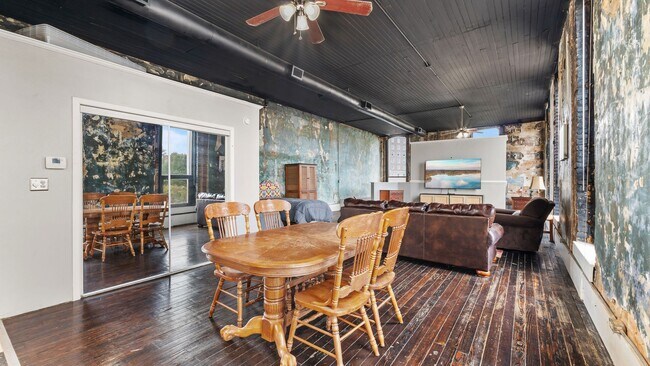 Building Photo - Downtown Loft for Lease