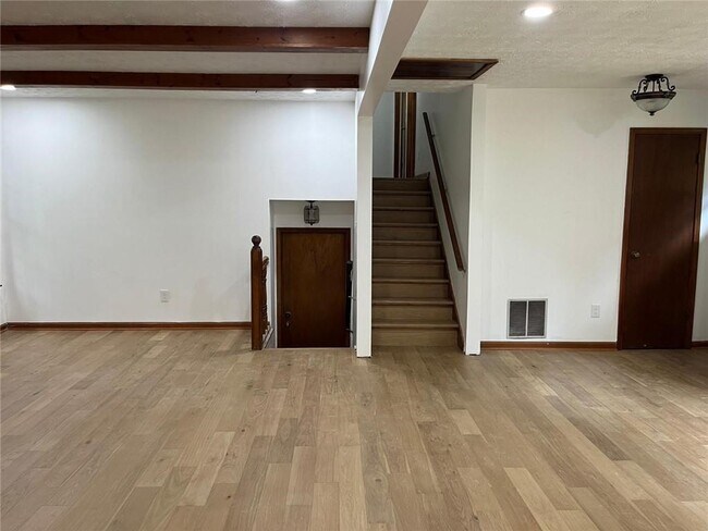 Building Photo - 3378 Mountain Hollow Dr