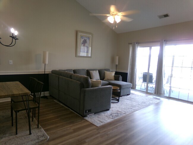 Building Photo - 4879 Dahlia Ct