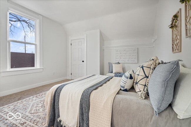 Building Photo - 1741 S State Ave