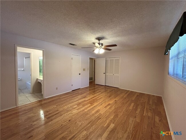 Building Photo - 11 La Mesa Dr