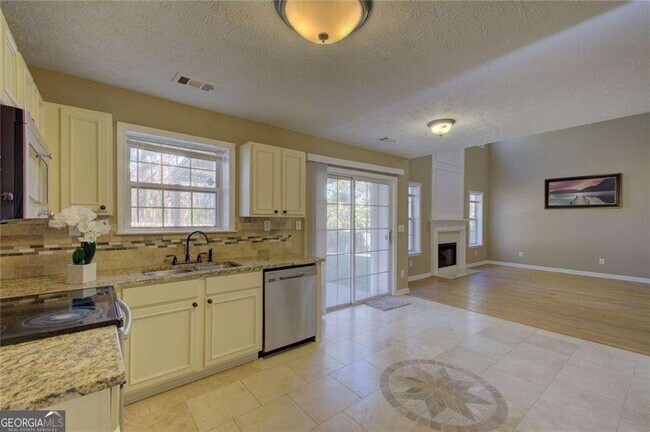 Building Photo - 2820 Northcliff Dr
