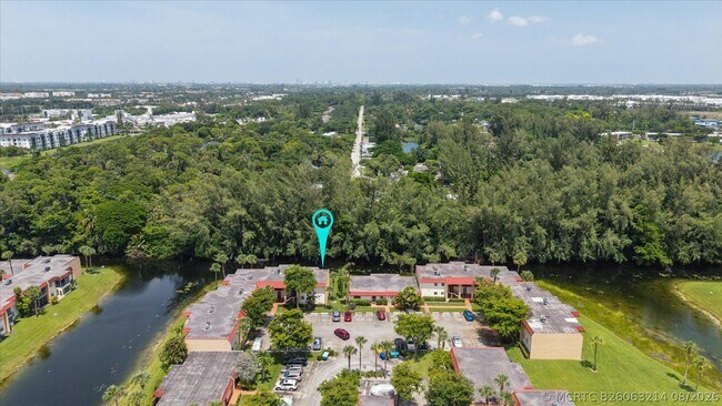 Building Photo - 473 Lake Frances Dr