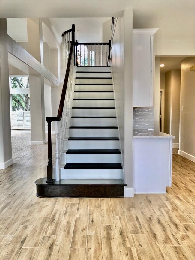 Building Photo - 5711 Silver Bay Ct