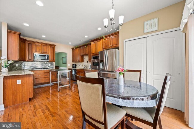 Building Photo - 2933 Cottonwood Ln