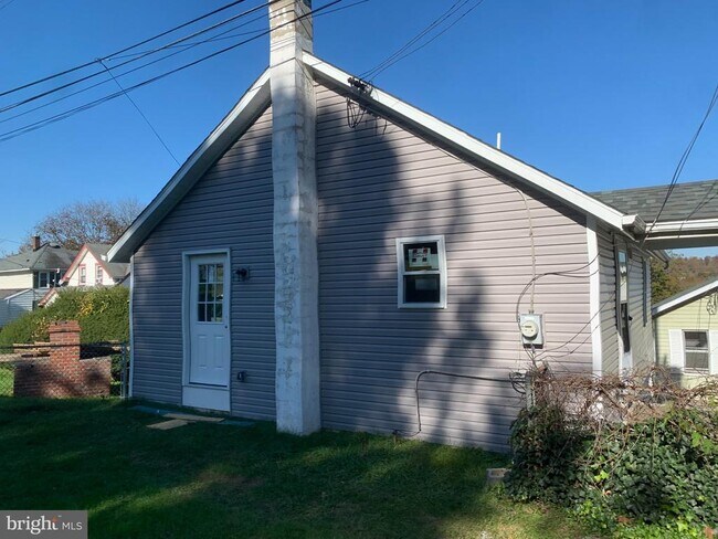 Building Photo - 3718 Norwood Ave