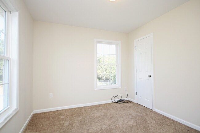 Building Photo - 1141 St Clair Ave