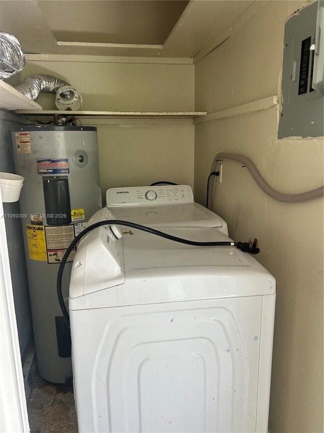 Building Photo - 15020 NE 6th Pl