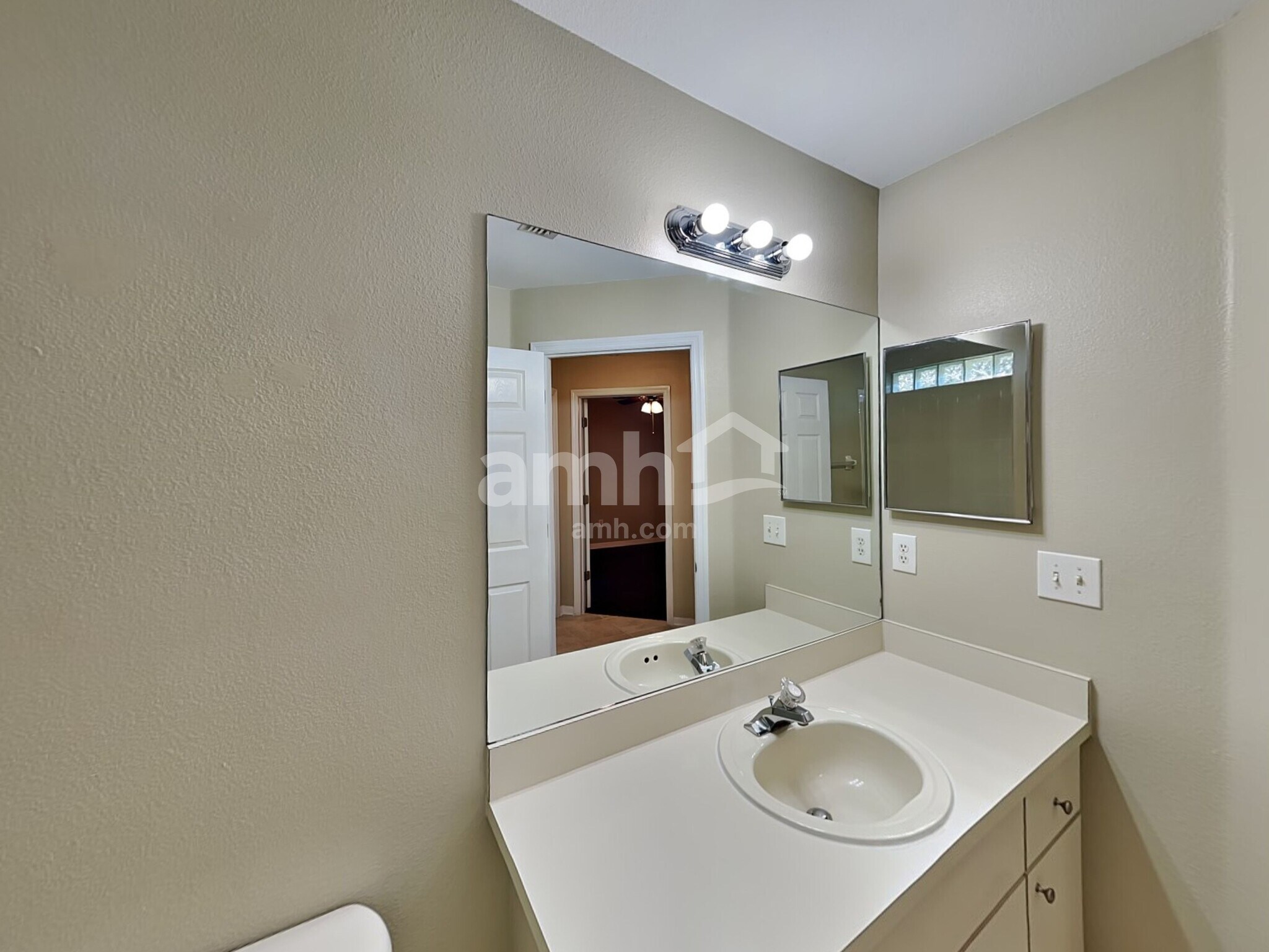 Building Photo - 6606 Northhaven Ct