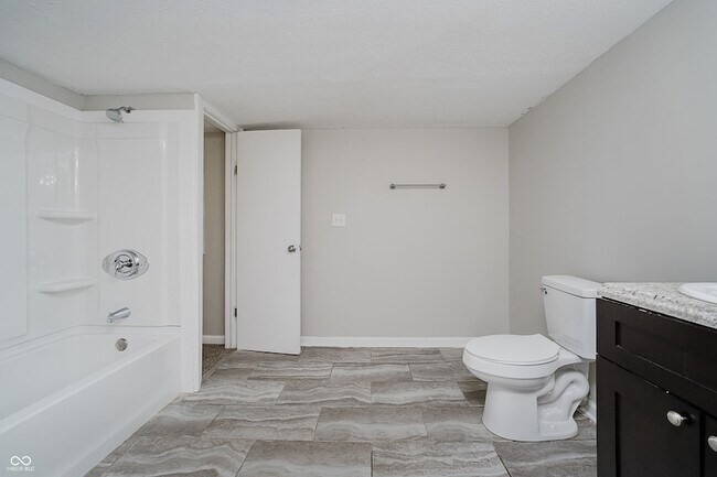 Building Photo - 324 N Tennessee St