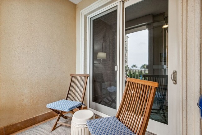 Building Photo - 426 Beachside Pl