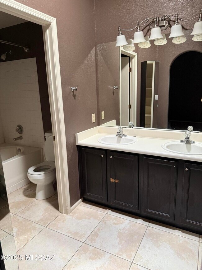 Building Photo - 8041 S High Canyon Dr