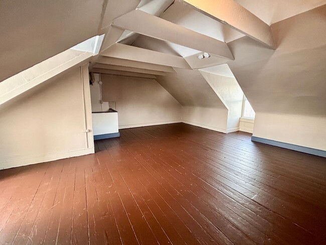 Building Photo - 344 N Lime St