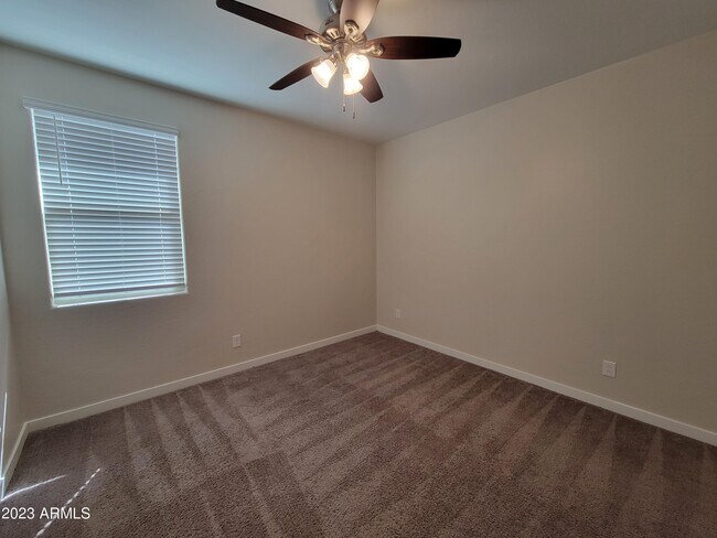 Building Photo - 9825 E Talon Ave