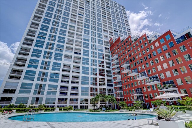 Building Photo - 1541 Brickell Ave