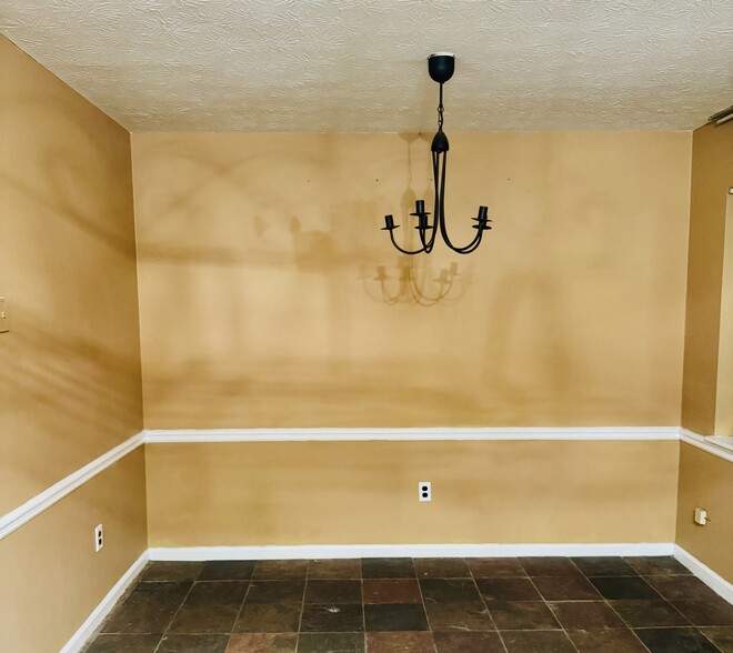 Building Photo - 2641 Parkside Way