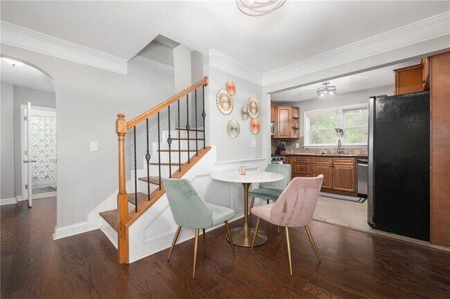 Building Photo - 365 S Howard St SE