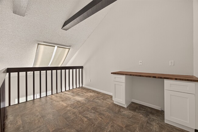 Building Photo - 8483 Sands Point Dr