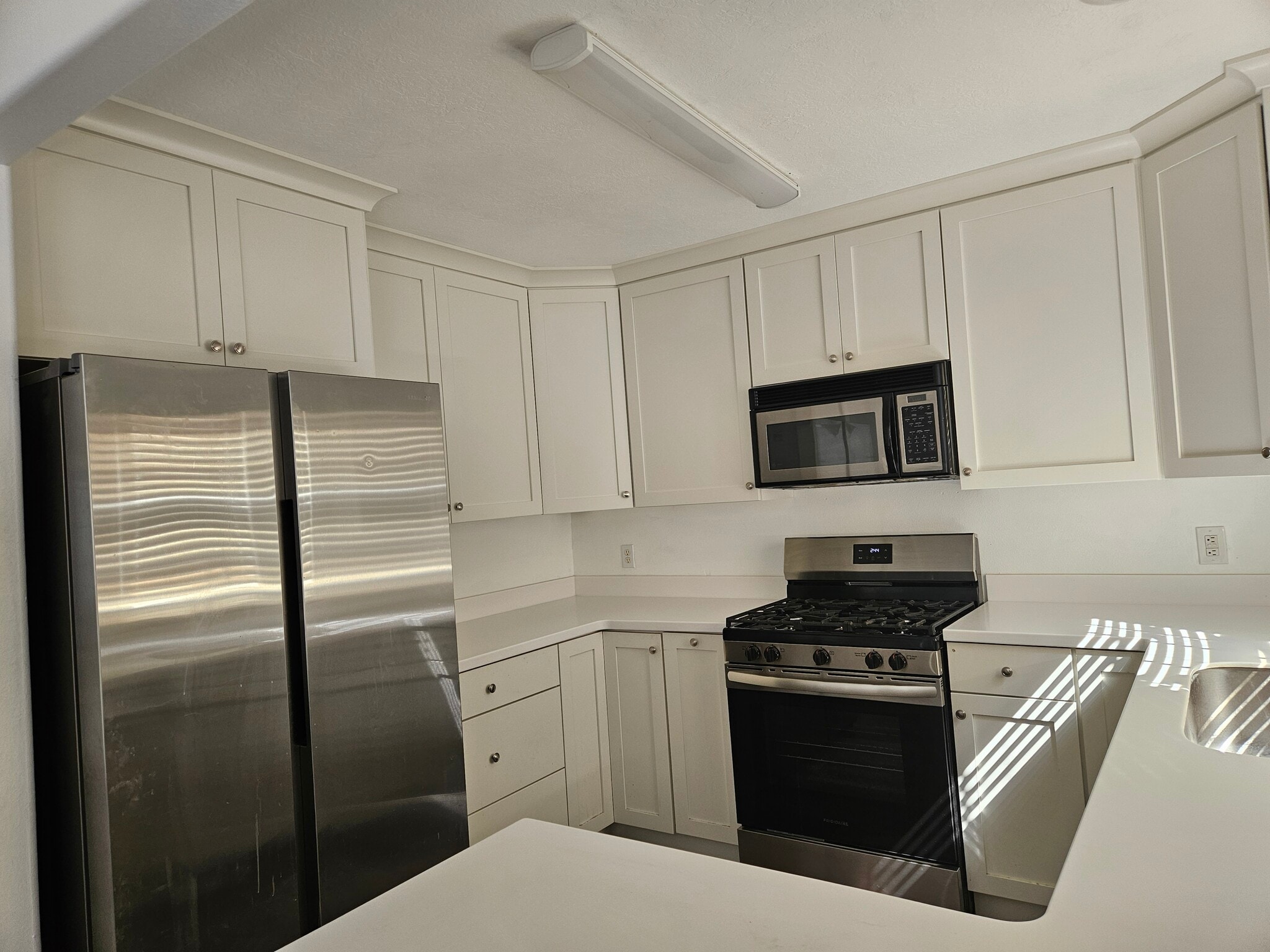 Building Photo - 1046 W 820 S