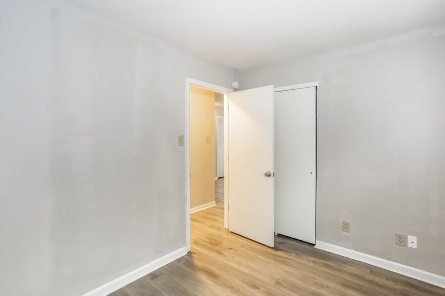 Building Photo - 1231 Willow Bridge Ct