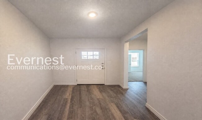 Building Photo - 3-Bed/2-Bath Home/Pet Friendly/Available Soon!