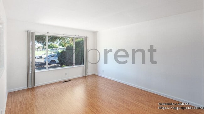 Building Photo - 95 Colleen Way