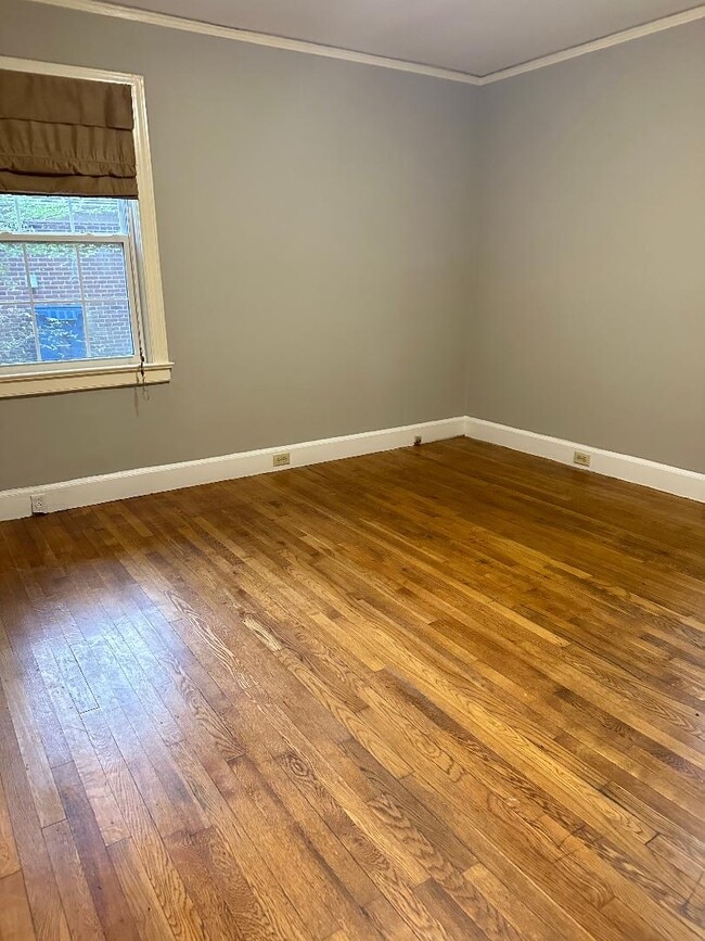 Building Photo - 1517 N Roxboro St