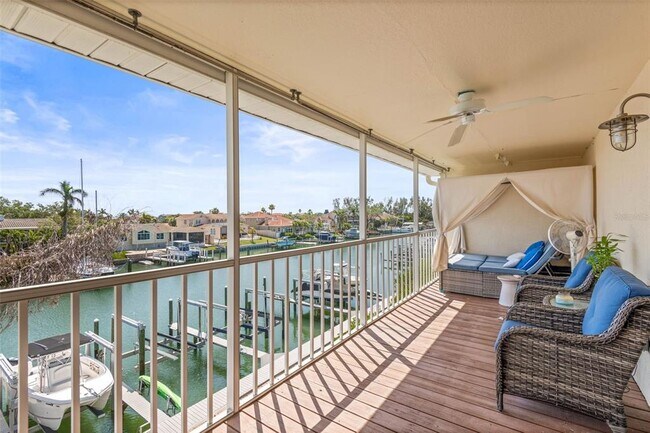 Building Photo - 1109 Pinellas Bayway S